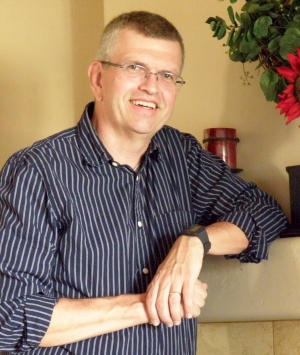 chris fireplace p5041357_300